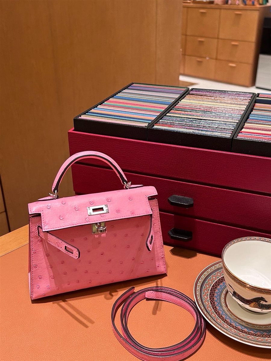 Limited leather handbag release